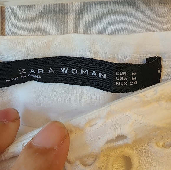 Women's Zara White Eyelit Skirt Size Medium - Picture 5 of 5